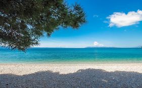 Beachfront Rooms Ana
